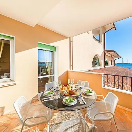 Vakantiehuis La Cascata 26 *
